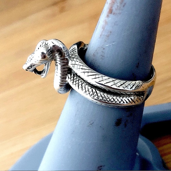 Silver Cloud Jewelry - $118 Navajo Signed Designer Estate Ring Size 8 & 3/4 Copyright SC STERLING